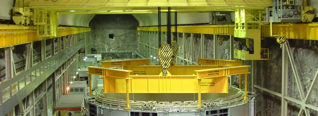 Large capacity bridge crane lifting circular load